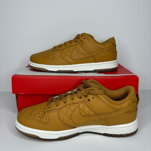 Nike Women’s Quilted Dunk Low - Picture 2 of 6